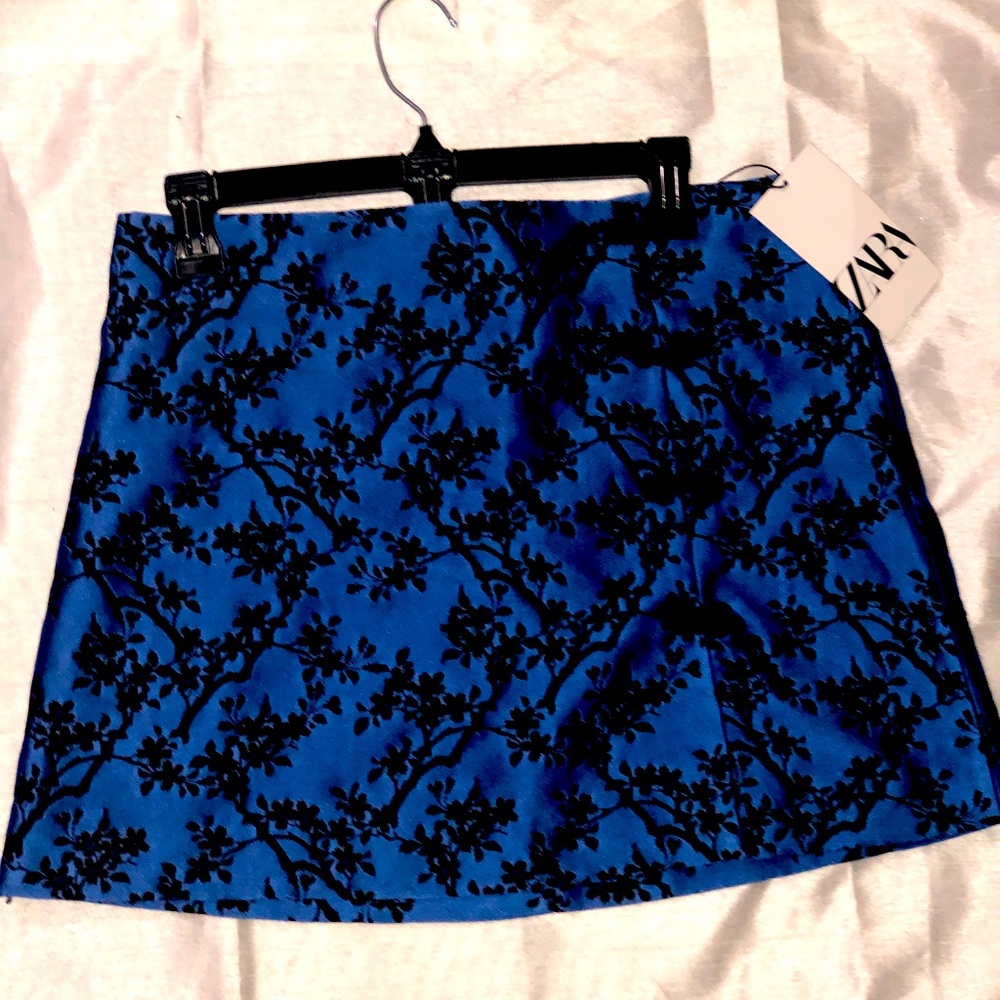 NWT Zara skirt size L